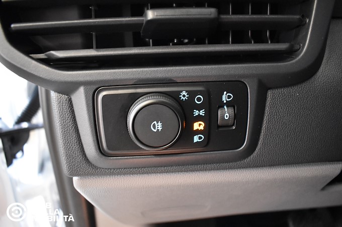 FORD TRANSIT CUSTOM 9 POSTI